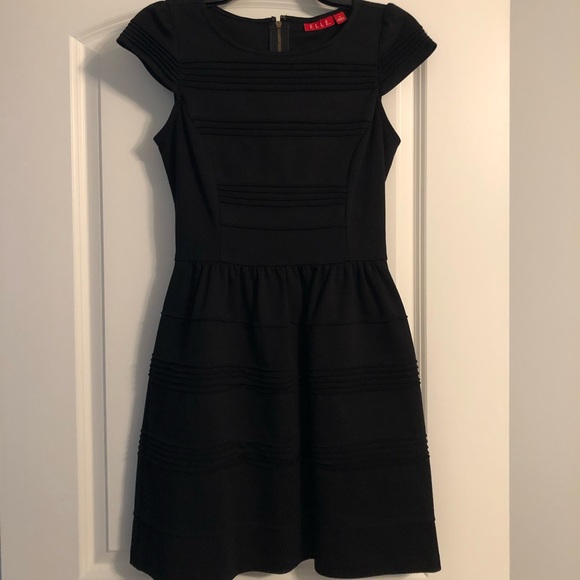 Elle Dresses & Skirts - ELLE Dress - Size 2
